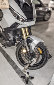 X-ADV750