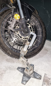 X-ADV750