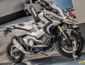 X-ADV750