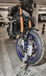 MT09